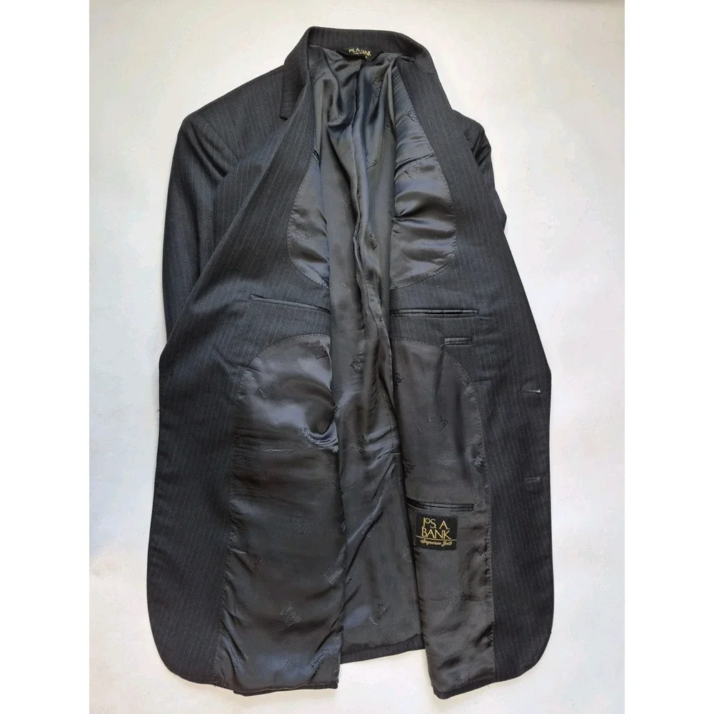 Jos A Bank Mens Wool Sport Coat 44L Charcoal Gray Pinstripe 2 Button Blazer